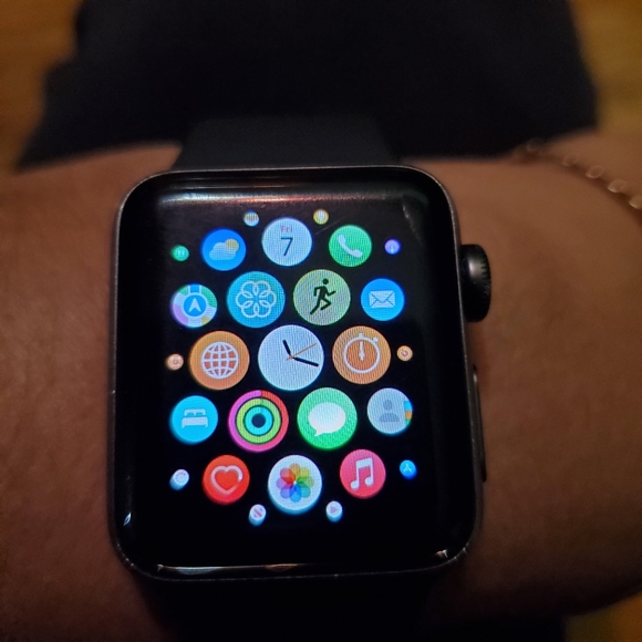 Apple Watch Series 3 GPS 38mm - Picture 3 of 4